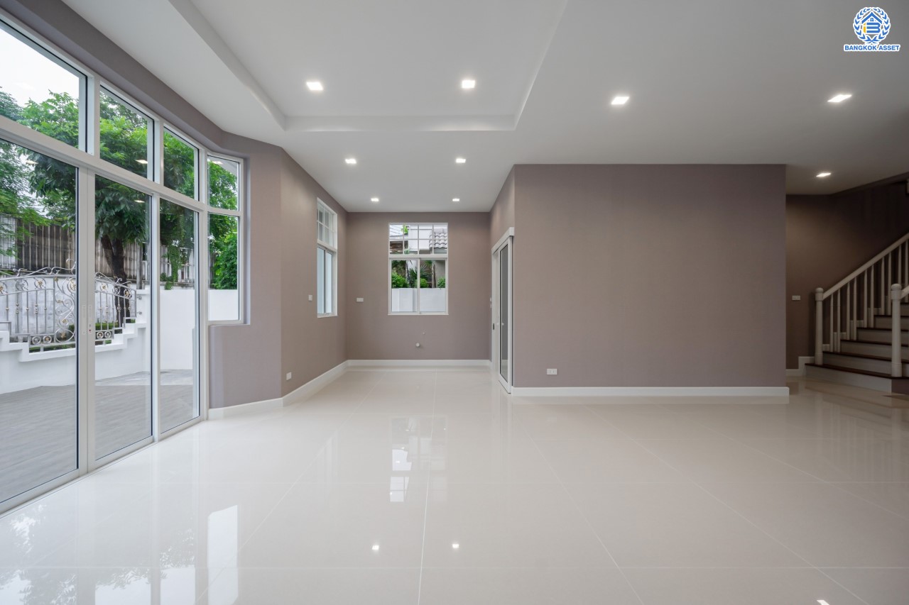 บ้านมือสองตกแต่งใหม่ ม.บางกอกบูเลอวาร์ด ราชพฤกษ์-พระราม5 เนื้อที่ 69 ตร.ว. บนสังคมคุณภาพ SC Asset* ฟังก์ชันพร้อม 3 ห้องนอน 4 ห้องน้ำ 1 ห้องแม่บ้าน จอดรถได้ 2 คัน บนทำเลติดถนนราชพฤกษ์ ใกล้วงเวียนพระรามห้า, ทางด่วนศรีรัช และเพียง 10 ถึงรถไฟฟ้า "สถานีบางรักใหญ่"